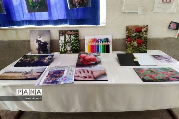 آماده‌سازی نمایشگاه هنرستان شهید محسن کامیاب آموزش و پرورش ناحیه یک شیراز