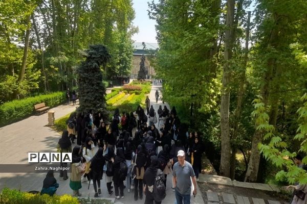 بازدید دانش‌آموزان پاکدشتی از کاخ سعدآباد