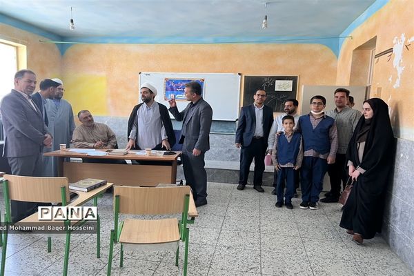 دومین روز مسابقات قرآن و معارف اسلامی دانش‌آموزان ناحیه یک یزد