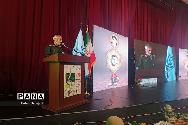 ششمین کنگره شهدای معلم و بیش از ۱۱۰۰ دانش‌آموز شهید منطقه ۱۶
