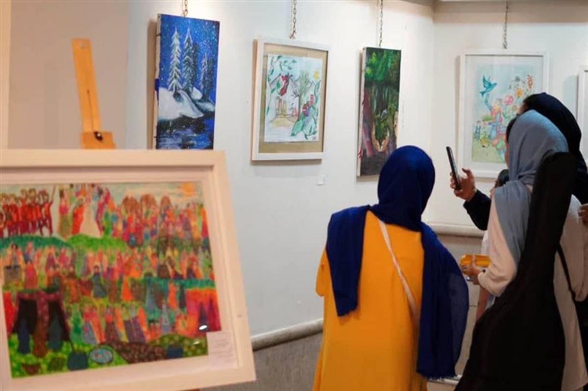 نمایشگاه آثار منتخب نخستین جشنواره فرهنگی هنری «نوآ» برگزار شد