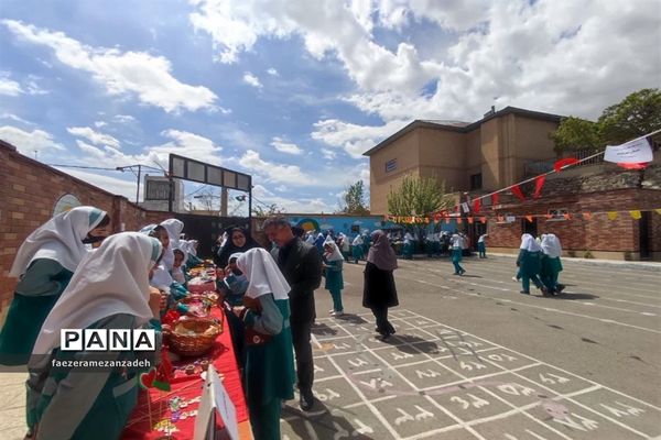 بازارچه مواد غذایی و صنایع‌دستی و دست‌سازه‌های دانش‌‌آموزان در مدرسه مهرنوین فیروزکوه