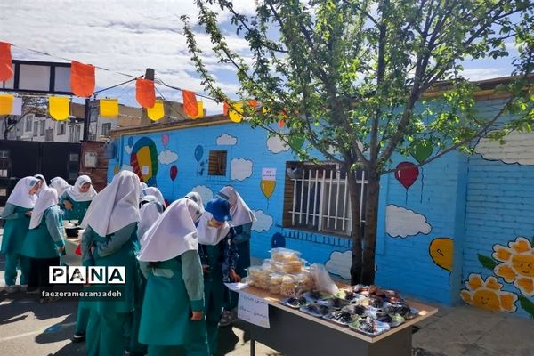 بازارچه مواد غذایی و صنایع‌دستی و دست‌سازه‌های دانش‌‌آموزان در مدرسه مهرنوین فیروزکوه