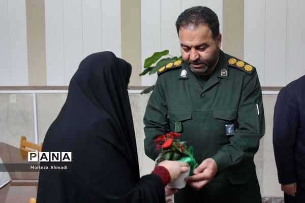 بزرگداشت هفته گرامیداشت مقام معلم در اداره آموزش و پرورش ناحیه یک شهرری