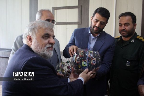بزرگداشت هفته گرامیداشت مقام معلم در اداره آموزش و پرورش ناحیه یک شهرری