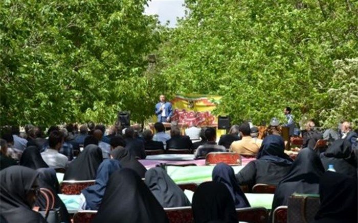 برگزاری همایش بزرگداشت روز معلم در منطقه خلجستان قم
