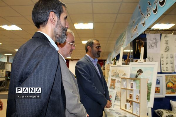 بازدید معاون پرورشی و فرهنگی شهر تهران از نمایشگاه هفتگی مشاغل