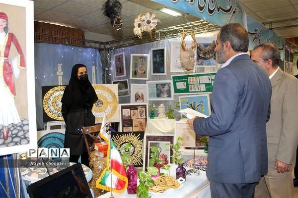 بازدید معاون پرورشی و فرهنگی شهر تهران از نمایشگاه هفتگی مشاغل