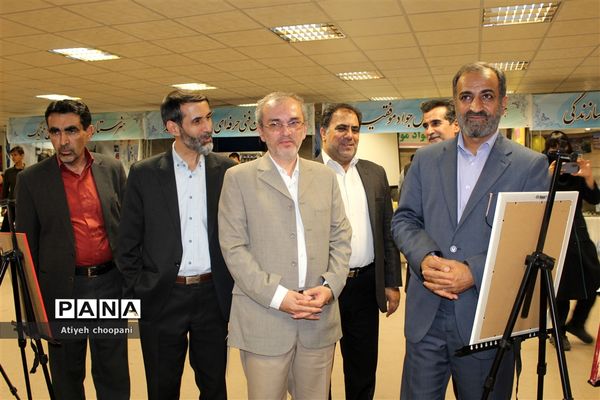 بازدید معاون پرورشی و فرهنگی شهر تهران از نمایشگاه هفتگی مشاغل