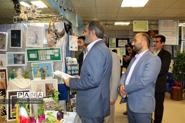 بازدید معاون پرورشی و فرهنگی شهر تهران از نمایشگاه هفتگی مشاغل