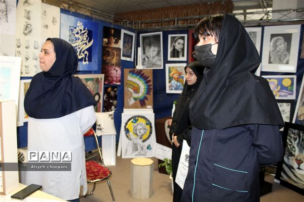 بازدید معاون پرورشی و فرهنگی شهر تهران از نمایشگاه هفتگی مشاغل