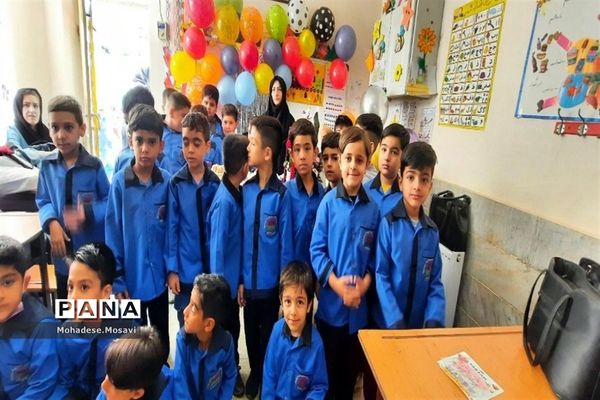 آیین گرامیداشت روز معلم در دبستان شهید تاجیک