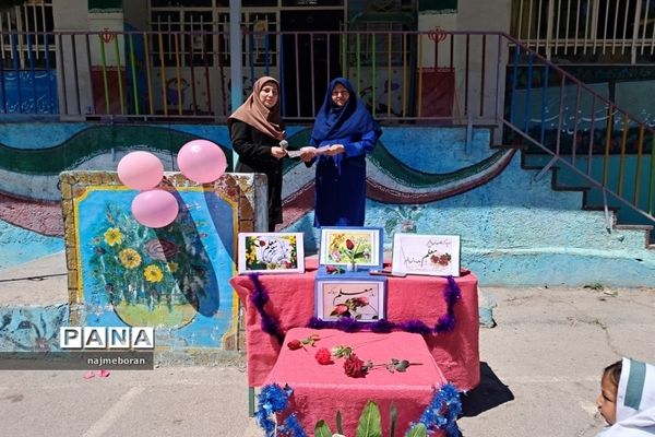 بزرگداشت مقام معلم در دبستان بنت‌الهدی شهرستان فیروزکوه