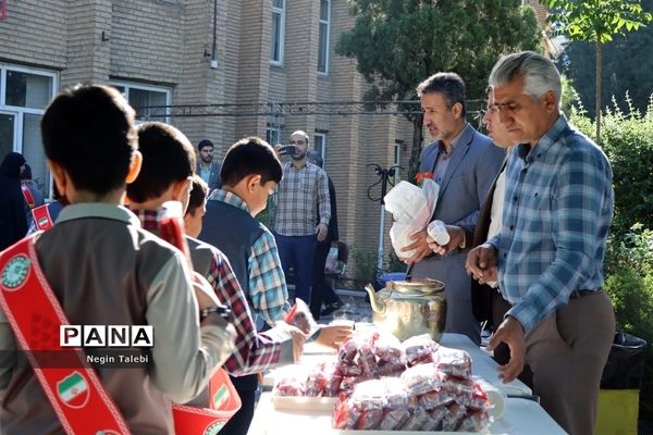 تجلیل دانش‌آموزان عضو سازمان دانش‌آموزی به مناسبت روز معلم