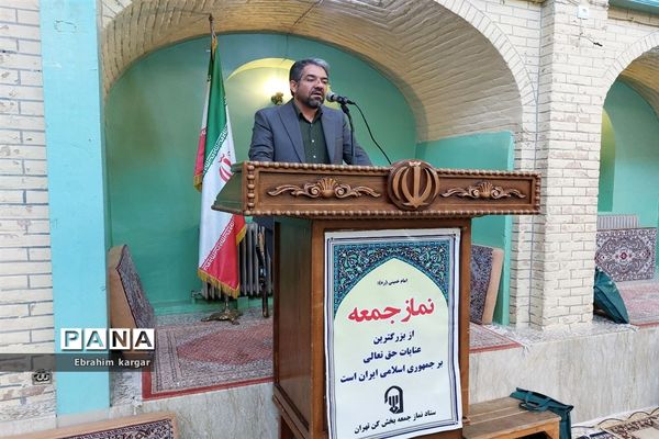 تقدیر از معلمان نمونه در نماز‌جمعه کن