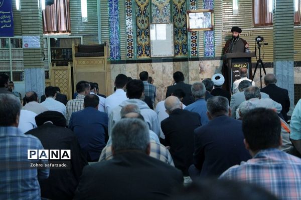 برپایی نماز جمعه رودهن با حضور پرشور اقشار مردم و بسیجیان فرهنگی