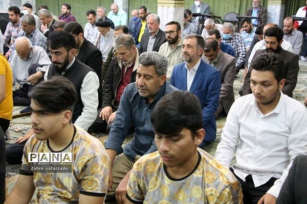 برپایی نماز جمعه رودهن با حضور پرشور اقشار مردم و بسیجیان فرهنگی
