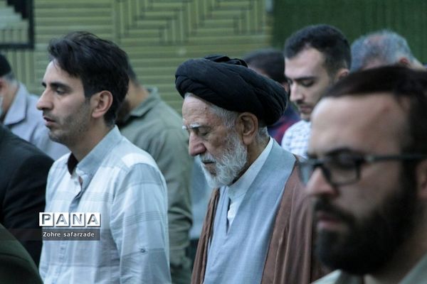 برپایی نماز جمعه رودهن با حضور پرشور اقشار مردم و بسیجیان فرهنگی