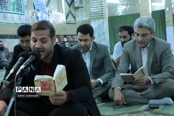 برپایی نماز جمعه رودهن با حضور پرشور اقشار مردم و بسیجیان فرهنگی