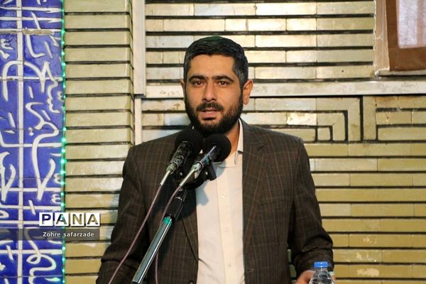 برپایی نماز جمعه رودهن با حضور پرشور اقشار مردم و بسیجیان فرهنگی
