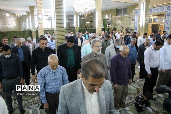 برپایی نماز جمعه رودهن با حضور پرشور اقشار مردم و بسیجیان فرهنگی