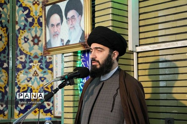 برپایی نماز جمعه رودهن با حضور پرشور اقشار مردم و بسیجیان فرهنگی
