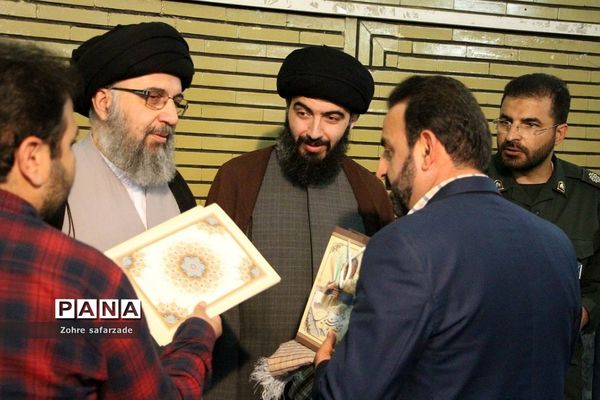 برپایی نماز جمعه رودهن با حضور پرشور اقشار مردم و بسیجیان فرهنگی