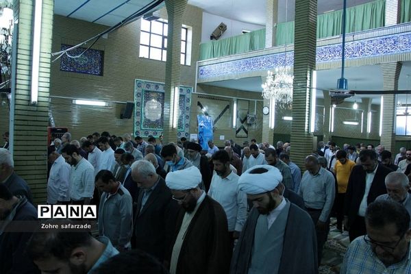 برپایی نماز جمعه رودهن با حضور پرشور اقشار مردم و بسیجیان فرهنگی