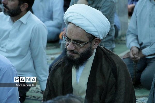 برپایی نماز جمعه رودهن با حضور پرشور اقشار مردم و بسیجیان فرهنگی