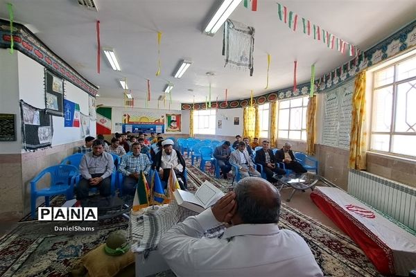 یادواره «همکلاسی آسمانی» در دبیرستان صدرا ابرکوه