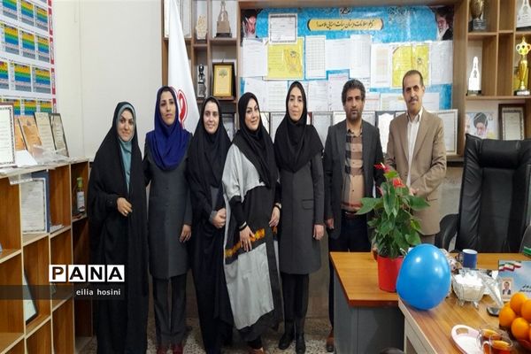 گرامیداشت  روز معلم و تقدیر از معلمان مدرسه ملاصدرا شهرستان قدس