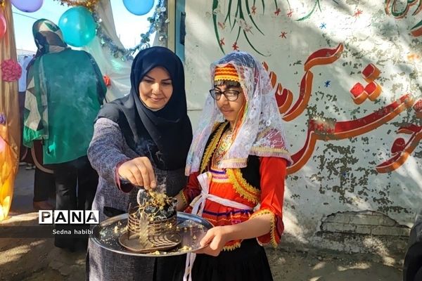 جشن روز معلم در دبستان حضرت زهرا(س) یک رودهن