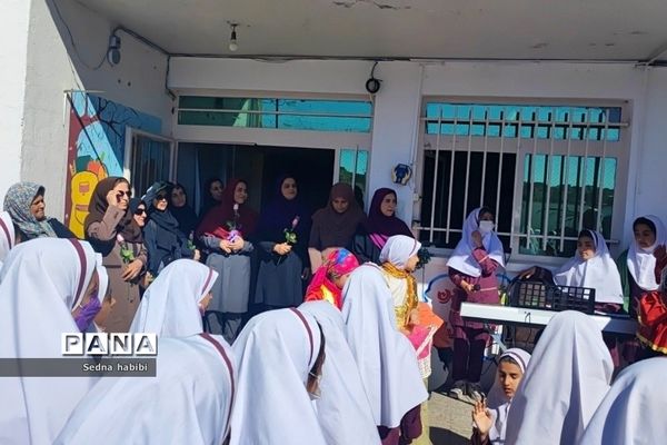 جشن روز معلم در دبستان حضرت زهرا(س) یک رودهن