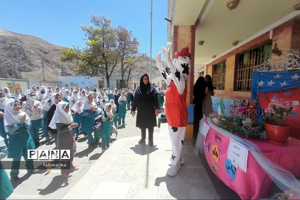 آیین بزرگداشت روز معلم در دبستان پروین اعتصامی شهرستان فیروزکوه