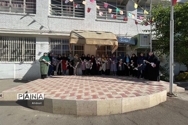 تقدیر از معلمان دبیرستان شهیده قزوینی منطقه ۱۳
