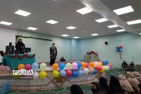 برگزاری مراسم تقدیر از معلمان مدرسه عبدالله رهنما منطقه ۱۵