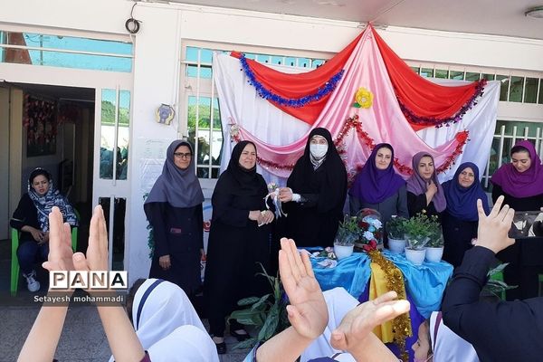 جشن روز معلم در دبستان حضرت زهرا(س)۲ رودهن