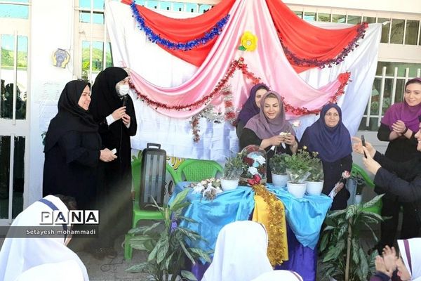 جشن روز معلم در دبستان حضرت زهرا(س)۲ رودهن