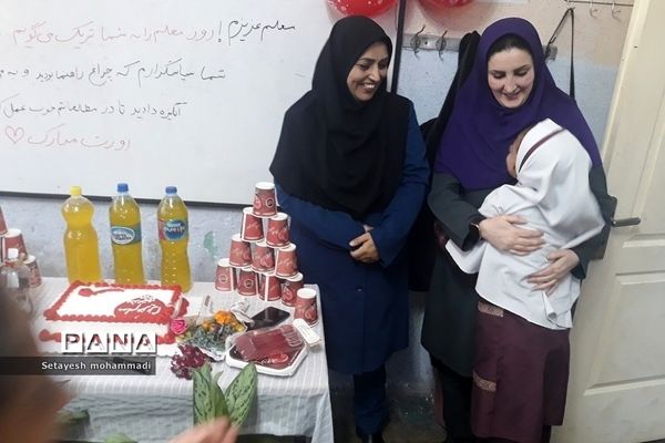 جشن روز معلم در دبستان حضرت زهرا(س)۲ رودهن