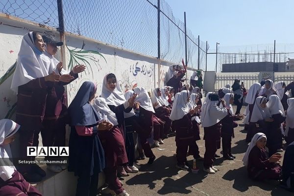 جشن روز معلم در دبستان حضرت زهرا(س)۲ رودهن