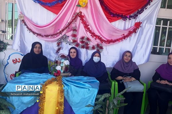 جشن روز معلم در دبستان حضرت زهرا(س)۲ رودهن