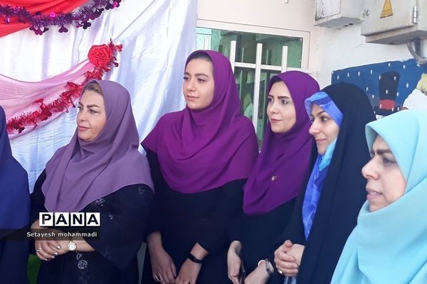 جشن روز معلم در دبستان حضرت زهرا(س)۲ رودهن