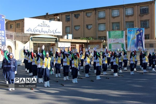 اجرای سرود سپاس معلم توسط اعضای سازمان دانش‌آموزی استان کرمانشاه