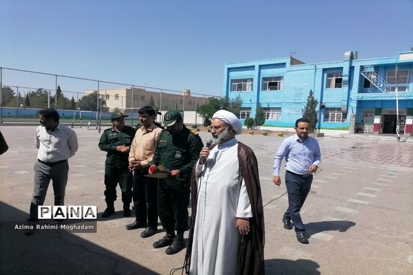 تجلیل از معلمان دبستان پسرانه حافظ یک ناحیه یک یزد