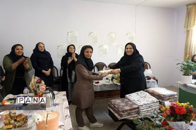 برگزاری سالروز گرامیداشت هفته معلم در آموزشگاه الزهرا شهرستان نظرآباد