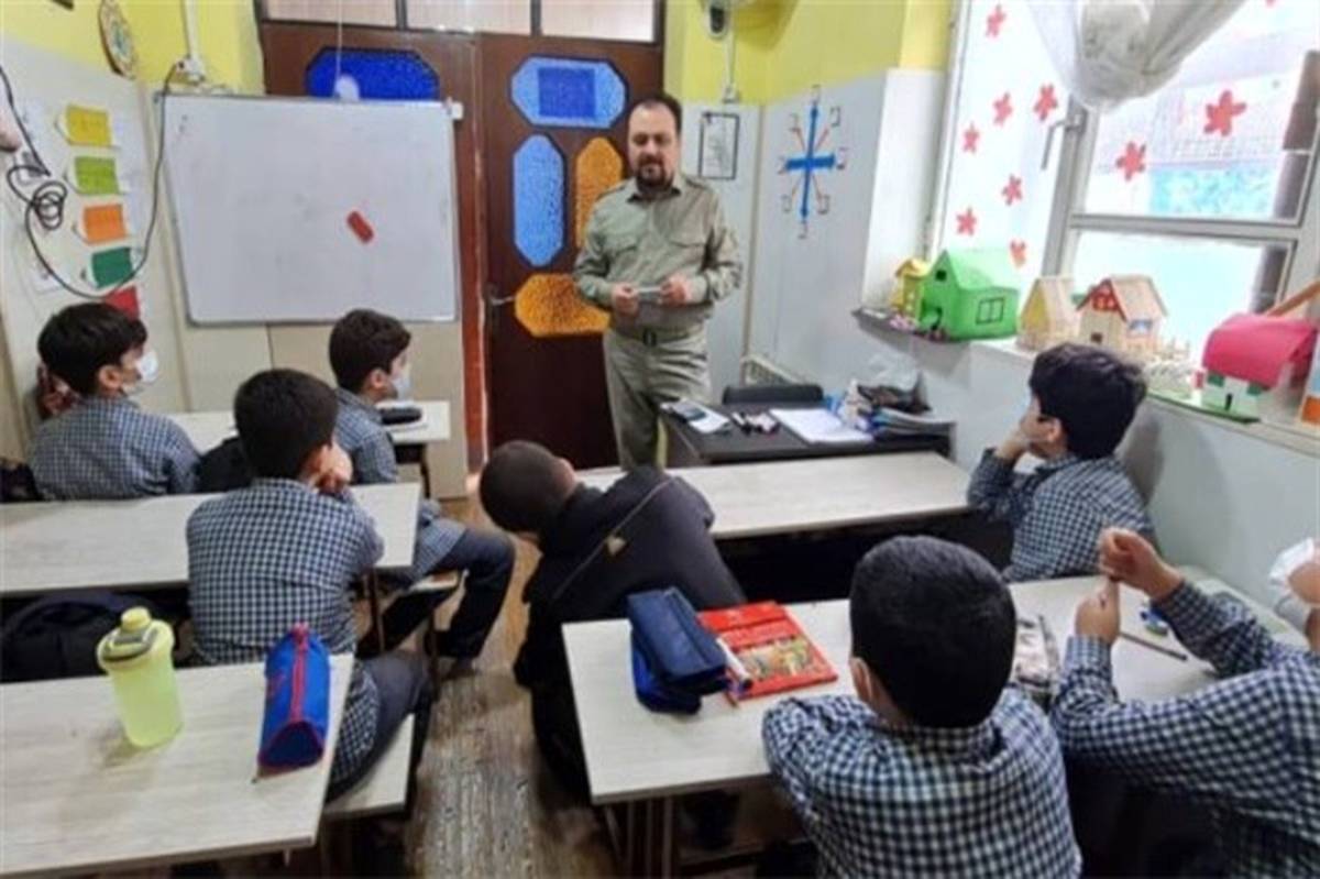 اجرای طرح ملی «یک ساعت با محیط‌بان» در مدارس استان تهران