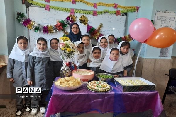 جشن روز معلم در دبستان جانمحمدی صفادشت