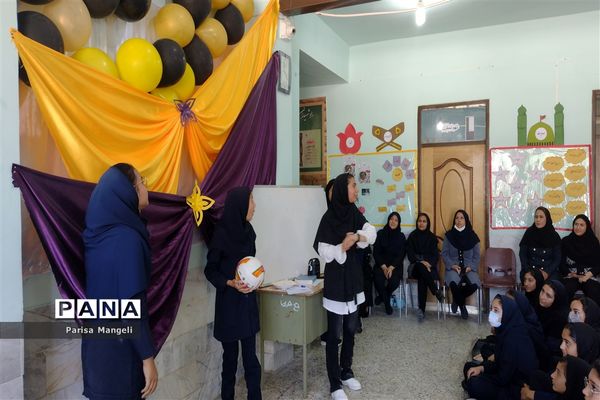 بزرگداشت مقام معلم در دبیرستان متوسطه اول توحید خاتم