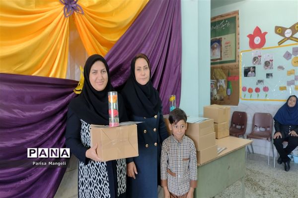 بزرگداشت مقام معلم در دبیرستان متوسطه اول توحید خاتم