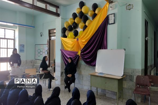 بزرگداشت مقام معلم در دبیرستان متوسطه اول توحید خاتم